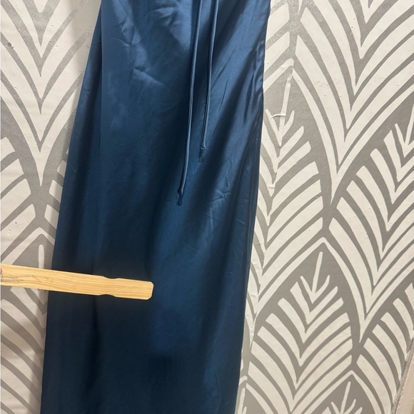 Princess Polly Blue Maxi Special Occasion Dress with Elegant Sheen - Picture 10 of 11